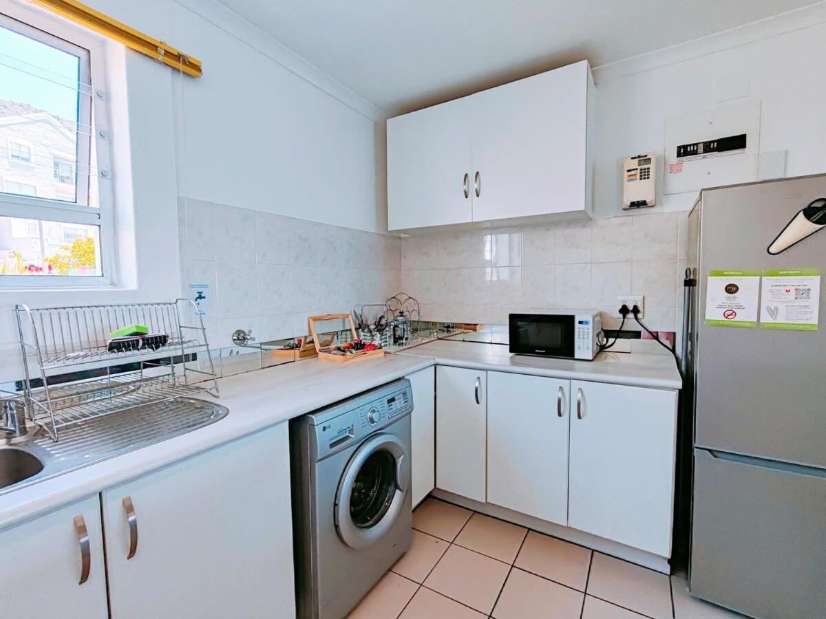 Bay Views Apartment Simonʼs Town Екстериор снимка
