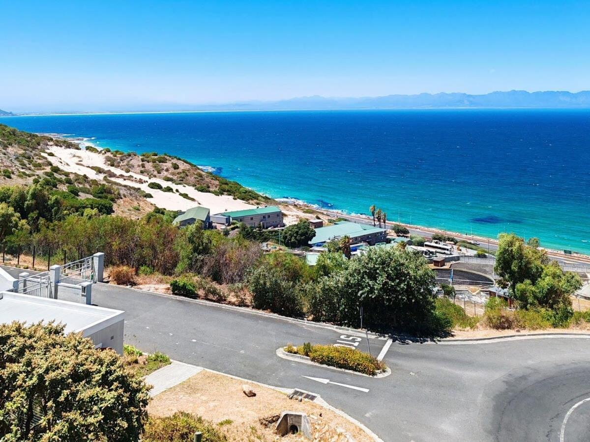 Bay Views Apartment Simonʼs Town Екстериор снимка